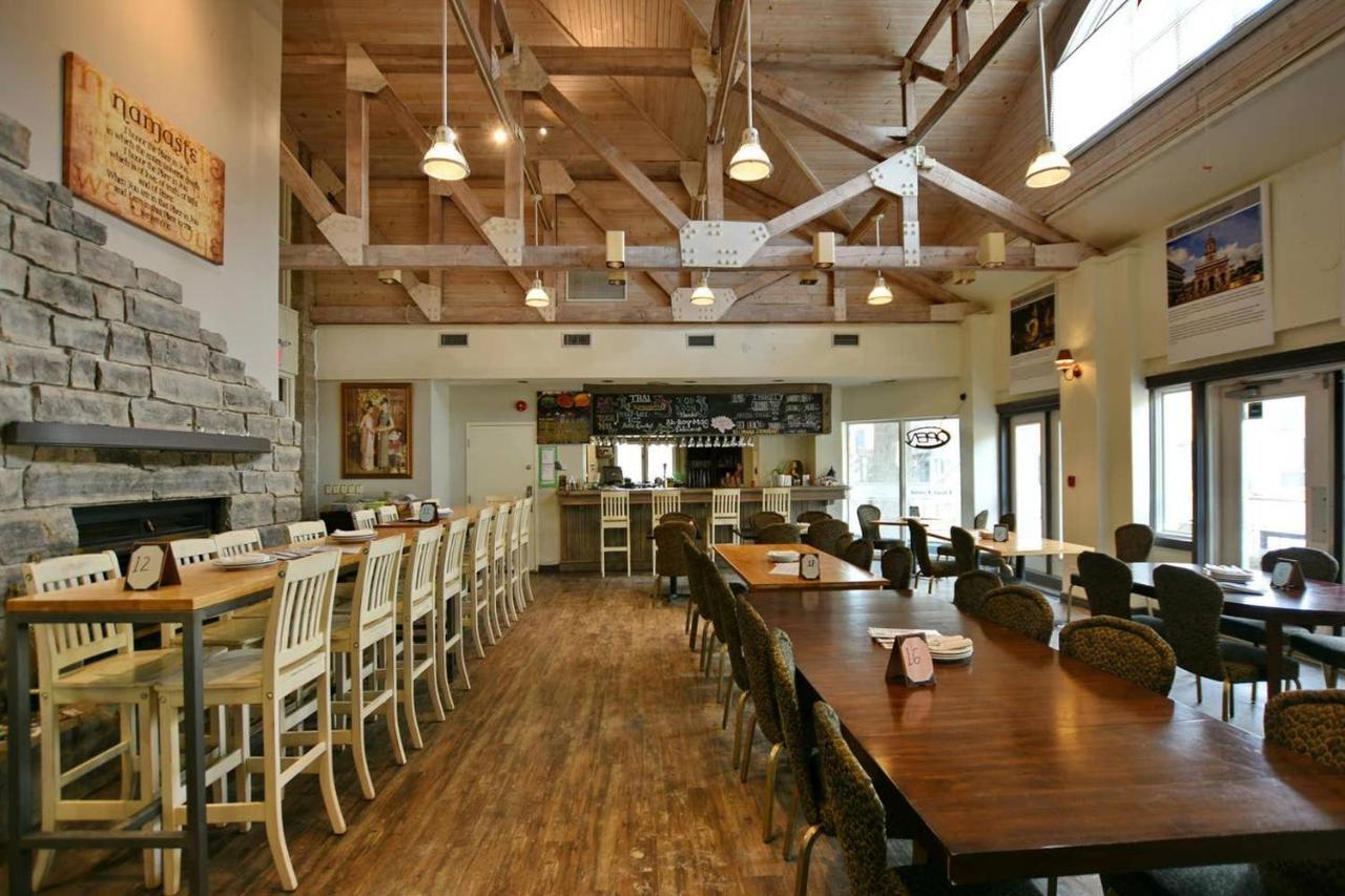 הוילה ההרים הכחולים Artistic Hillside Loft מראה חיצוני תמונה