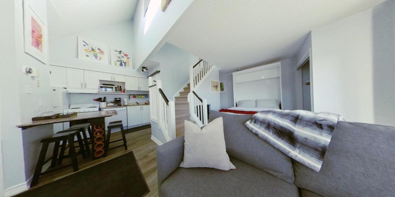הוילה ההרים הכחולים Artistic Hillside Loft מראה חיצוני תמונה