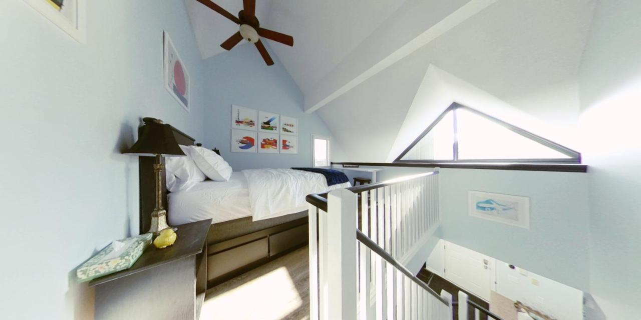 הוילה ההרים הכחולים Artistic Hillside Loft מראה חיצוני תמונה